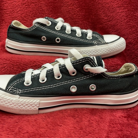 ⭐️CONVERSE⭐️ ALL STAR CHUCK TAYLOR SNEAKERS - Picture 6 of 8